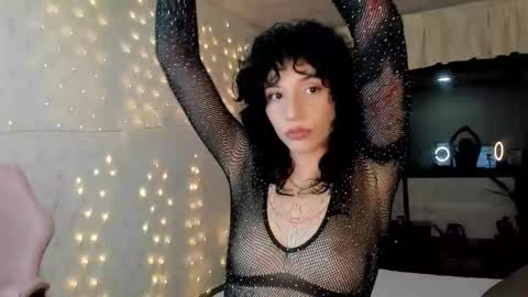 Snapshot of michelleastro chatting on 11/30/25, 04:49 Michelle Ramirez online show from 11/30/25, 04:49