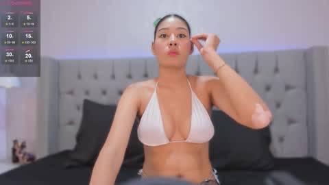 Snapshot of michelleking_ chatting on 10/18/25, 08:09 michelleking_ online show from 10/18/25, 08:09