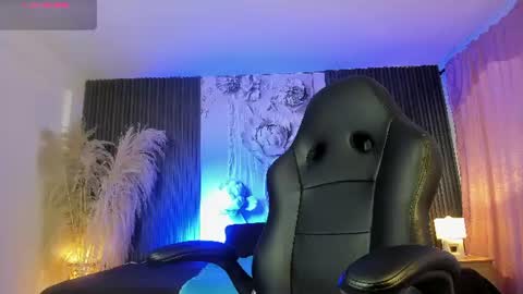 michellepreston_ online show from 07/25/26, 12:03