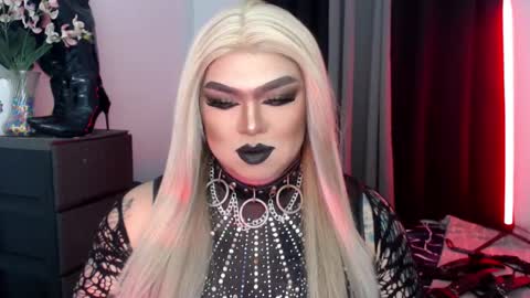 Michelle online show from 10/28/25, 05:37