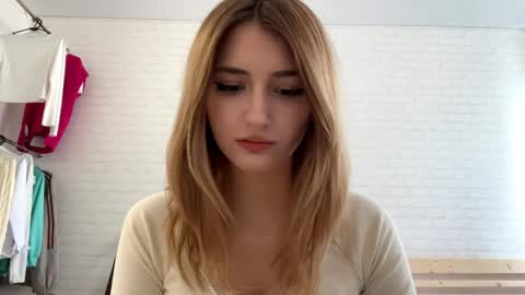 Snapshot of michellfallert chatting on 05/15/26, 09:16 Jenny online show from 05/15/26, 09:16