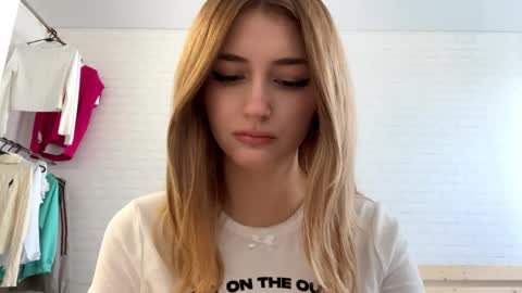 Snapshot of michellfallert chatting on 05/19/26, 12:22 Jenny online show from 05/19/26, 12:22