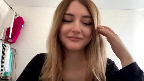 Snapshot of michellfallert chatting on 05/30/26, 09:28 Jenny online show from 05/30/26, 09:28