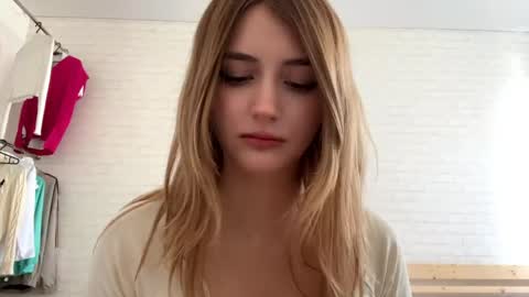 Snapshot of michellfallert chatting on 06/01/26, 11:12 Jenny online show from 06/01/26, 11:12