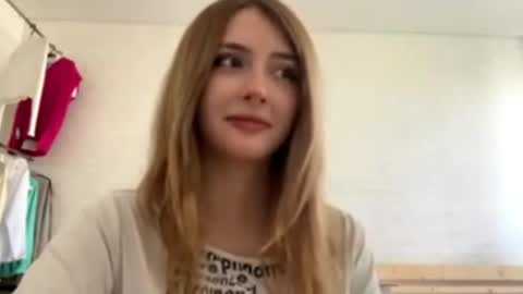 Snapshot of michellfallert chatting on 06/06/26, 12:32 Jenny online show from 06/06/26, 12:32