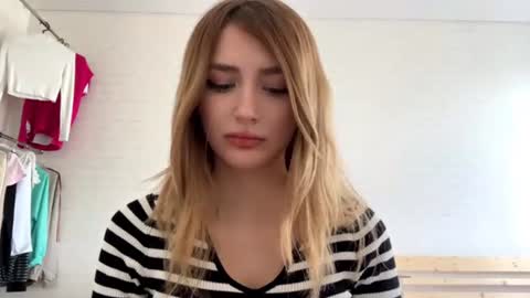 Snapshot of michellfallert chatting on 06/09/26, 01:34 Jenny online show from 06/09/26, 01:34