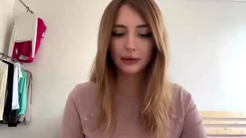 Snapshot of michellfallert chatting on 06/12/26, 03:00 Jenny online show from 06/12/26, 03:00