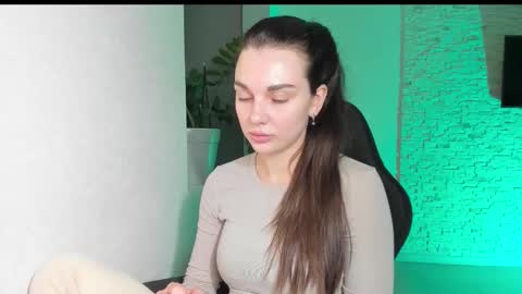 Michellee online show from 10/14/25, 03:57