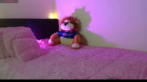 Snapshot of michellmoon1 chatting on 10/15/25, 07:25 michellmoon1 online show from 10/15/25, 07:25