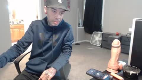 Snapshot of michigan9000 chatting on 10/13/25, 04:18 michigan9000 online show from 10/13/25, 04:18