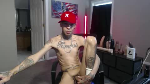 Snapshot of michigan9000 chatting on 10/17/25, 03:14 michigan9000 online show from 10/17/25, 03:14