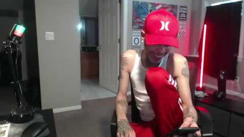 Snapshot of michigan9000 chatting on 11/01/25, 06:43 michigan9000 online show from 11/01/25, 06:43