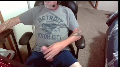 Snapshot of michigan_daddy chatting on 09/22/25, 03:47 TattedInDetroit online show from 09/22/25, 03:47