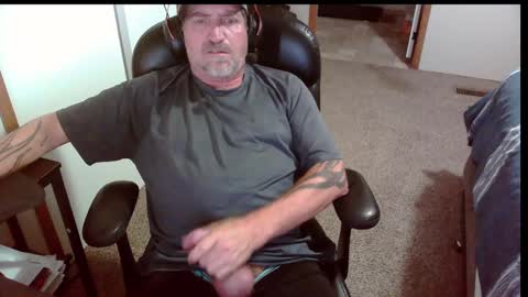 Snapshot of michigan_daddy chatting on 09/30/25, 12:48 TattedInDetroit online show from 09/30/25, 12:48
