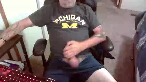 Snapshot of michigan_daddy chatting on 10/02/25, 03:30 TattedInDetroit online show from 10/02/25, 03:30