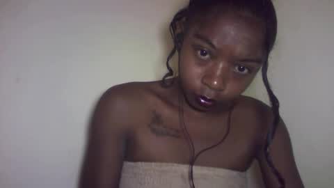 Snapshot of michou_69 chatting on 05/27/26, 06:43 michou_69 online show from 05/27/26, 06:43