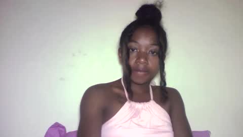 Snapshot of michou_69 chatting on 05/29/26, 10:52 michou_69 online show from 05/29/26, 10:52