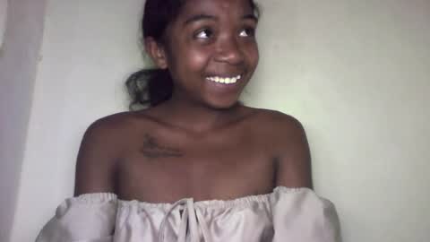 Snapshot of michou_69 chatting on 06/13/26, 04:16 michou_69 online show from 06/13/26, 04:16