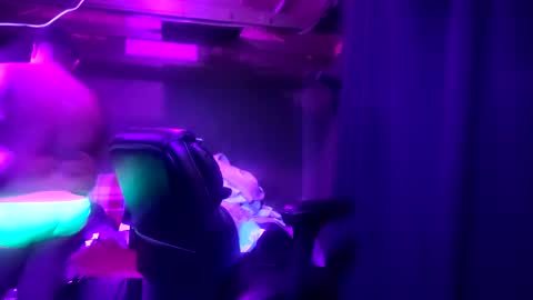 Snapshot of mickdollz chatting on 10/29/25, 07:21 mickdollz online show from 10/29/25, 07:21