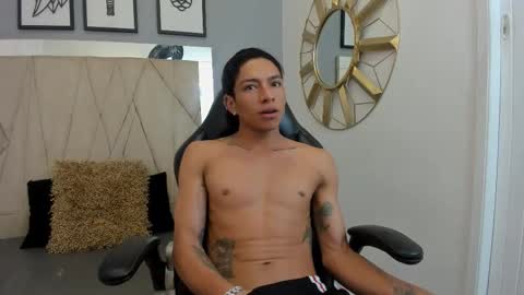 Snapshot of mickey_beasley chatting on 09/22/25, 07:27 mickey online show from 09/22/25, 07:27