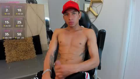 Snapshot of mickey_beasley chatting on 09/27/25, 07:52 mickey online show from 09/27/25, 07:52