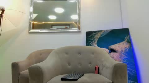 Snapshot of mickey_beasley chatting on 11/04/25, 07:57 mickey online show from 11/04/25, 07:57