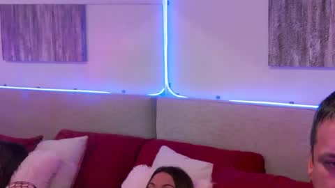 Snapshot of mickeyshyne69 chatting on 01/15/25, 03:22 Mickey online show from 01/15/25, 03:22