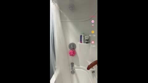 Snapshot of mickeyshyne69 chatting on 02/12/25, 08:27 Mickey online show from 02/12/25, 08:27