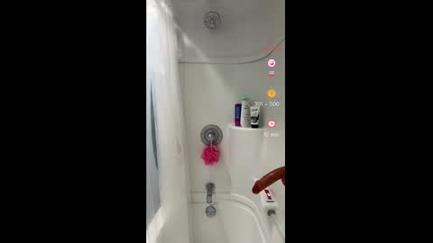 Snapshot of mickeyshyne69 chatting on 02/17/25, 09:30 Mickey online show from 02/17/25, 09:30