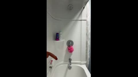 Snapshot of mickeyshyne69 chatting on 02/20/25, 08:39 Mickey online show from 02/20/25, 08:39