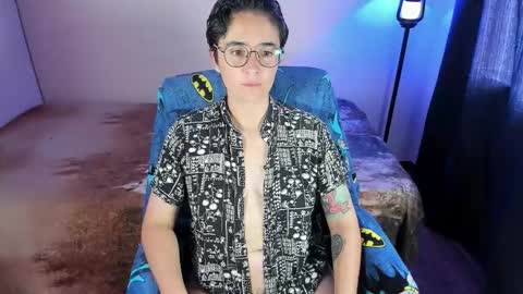 Blue online show from 11/17/25, 03:29