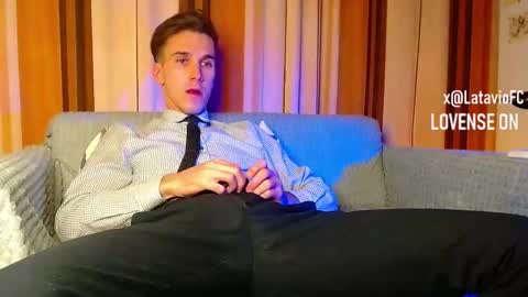 Snapshot of midnighter__ chatting on 11/22/25, 12:53 Alexey or just Alex online show from 11/22/25, 12:53