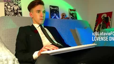 Snapshot of midnighter__ chatting on 05/04/26, 08:27 Alexey or just Alex online show from 05/04/26, 08:27