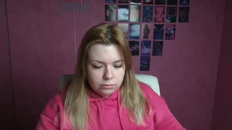 Snapshot of midnightmariana chatting on 12/22/25, 06:10 Mariana online show from 12/22/25, 06:10