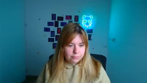 Snapshot of midnightmariana chatting on 04/17/26, 05:32 Mariana online show from 04/17/26, 05:32