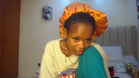 midnightn online show from 10/12/25, 07:02