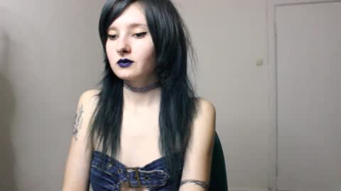 Snapshot of midnightsiren chatting on 11/04/25, 09:25 midnightsiren online show from 11/04/25, 09:25
