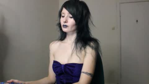 Snapshot of midnightsiren chatting on 11/07/25, 10:21 midnightsiren online show from 11/07/25, 10:21