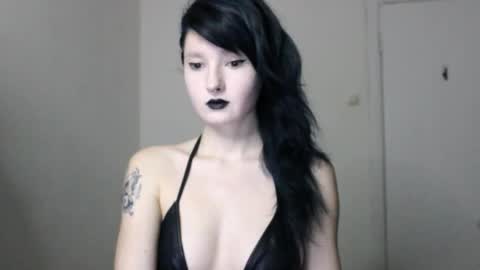 Snapshot of midnightsiren chatting on 11/14/25, 09:35 midnightsiren online show from 11/14/25, 09:35