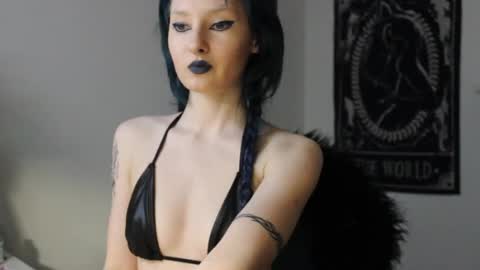 Snapshot of midnightsiren chatting on 04/23/26, 08:11 midnightsiren online show from 04/23/26, 08:11