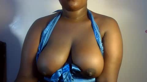 Snapshot of midnightt_curves chatting on 06/07/26, 04:22 midnightt_curves online show from 06/07/26, 04:22