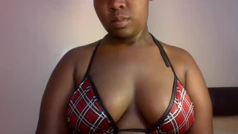 Snapshot of midnightt_curves chatting on 06/15/26, 12:35 midnightt_curves online show from 06/15/26, 12:35