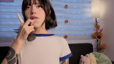 Snapshot of midori__san chatting on 11/25/25, 04:18 midori__san online show from 11/25/25, 04:18