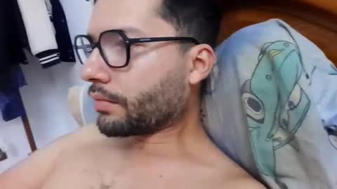 Snapshot of midoumas1 chatting on 10/22/25, 06:07 Sam online show from 10/22/25, 06:07