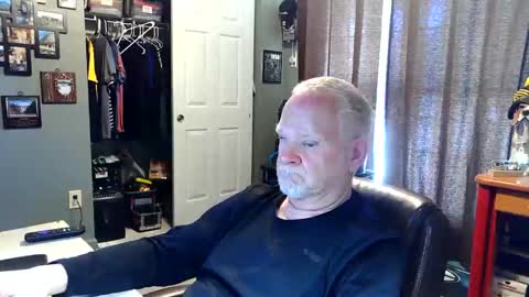 midwestdad09 online show from 04/21/26, 09:28