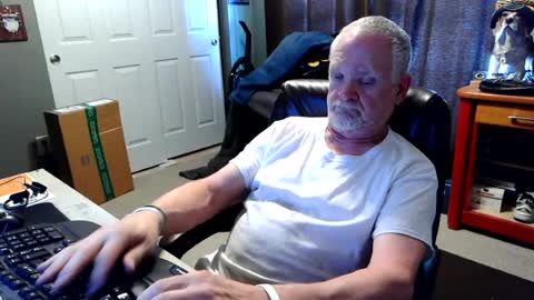 midwestdad09 online show from 07/04/26, 06:36