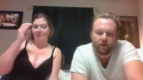 Snapshot of midwestlovers1990 chatting on 11/01/25, 06:04 midwestlovers1990 online show from 11/01/25, 06:04