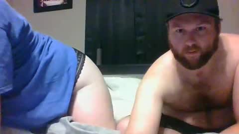 Snapshot of midwestlovers1990 chatting on 12/15/25, 03:33 midwestlovers1990 online show from 12/15/25, 03:33