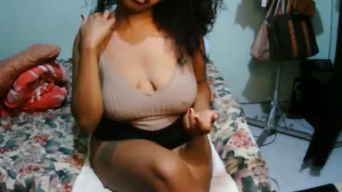 Snapshot of miel_07 chatting on 03/12/26, 06:25 miel_07 online show from 03/12/26, 06:25