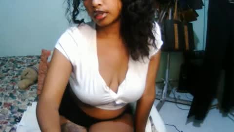Snapshot of miel_07 chatting on 03/14/26, 06:13 miel_07 online show from 03/14/26, 06:13